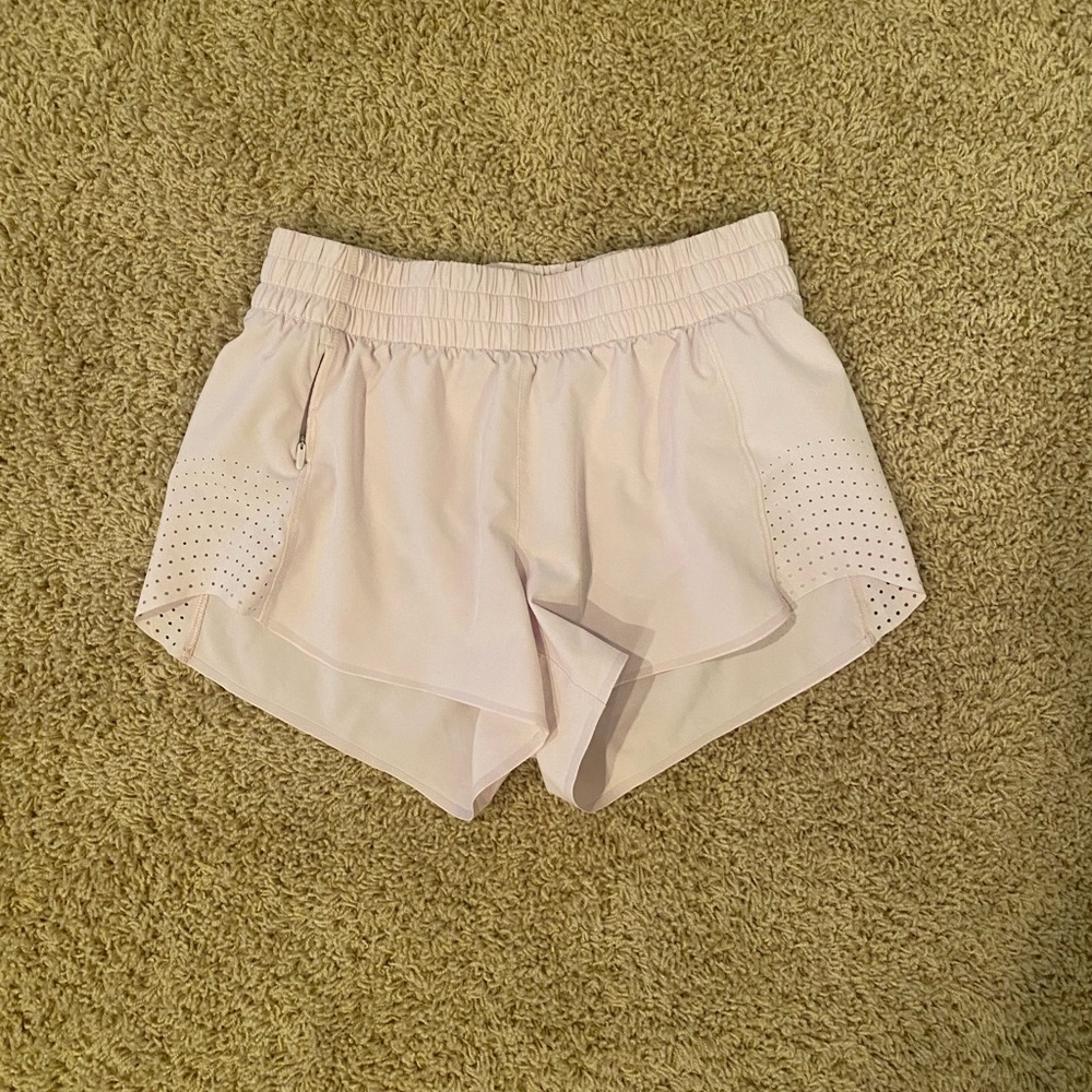ATHLETA HUSTLE SHORTS 3 inch light pink